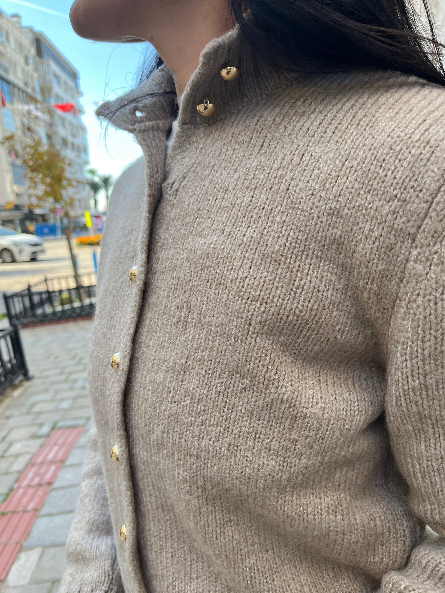 Gold Düğmeli Hırka